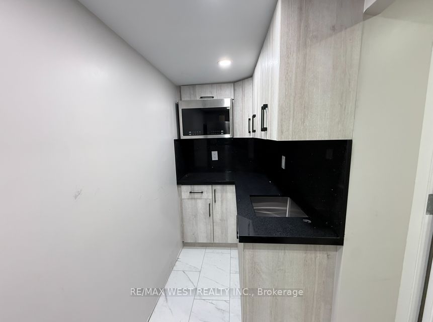 42 Russell Creek Drive, Brampton, ON L6R 3Y9 2