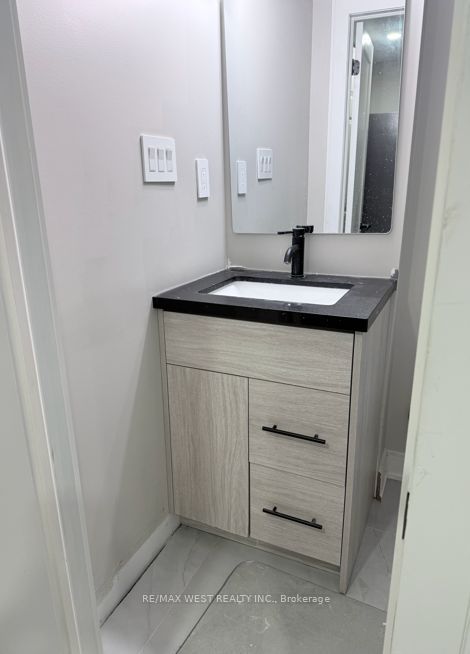 42 Russell Creek Drive, Brampton, ON L6R 3Y9 4