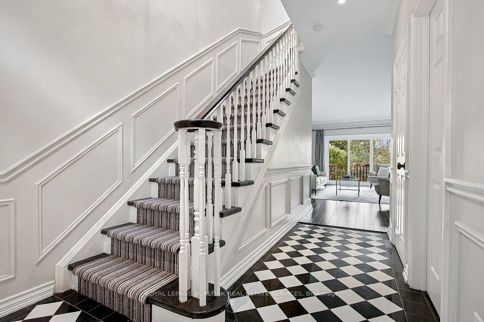 80 Fairwood Place W, Burlington, ON L7T 4B6 20