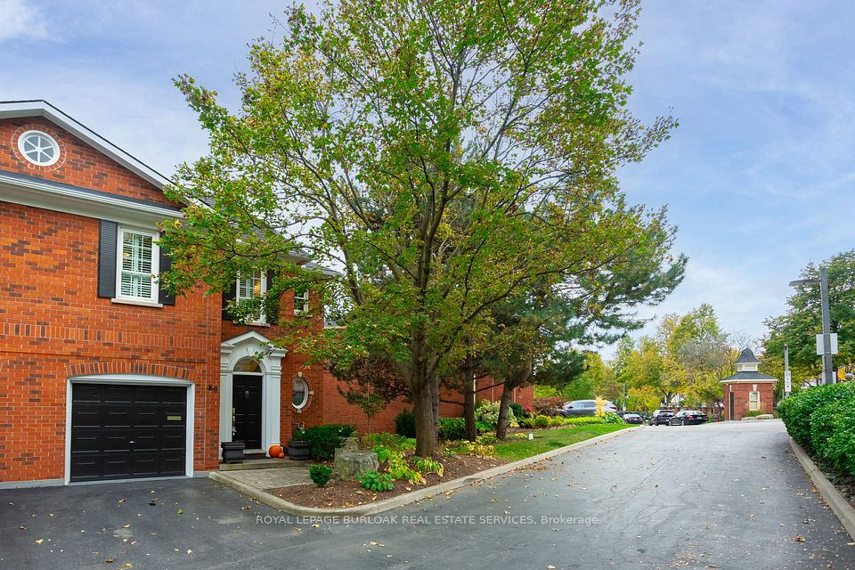 80 Fairwood Place W, Burlington, ON L7T 4B6 2
