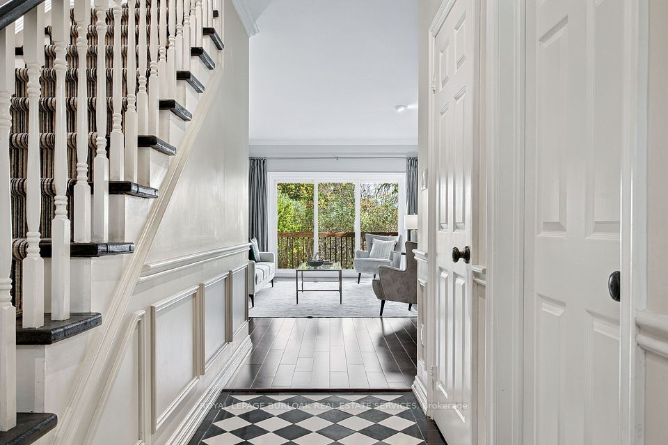 80 Fairwood Place W, Burlington, ON L7T 4B6 5