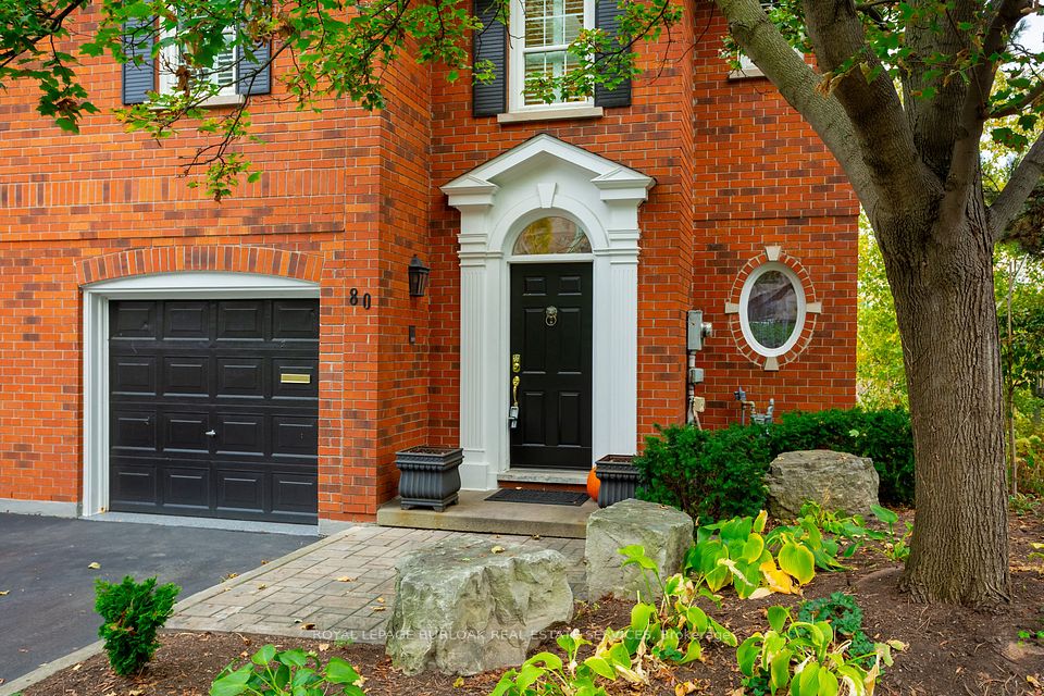 Att/Row/Townhouse at 80 Fairwood Place W, Burlington, ON L7T 4B6
