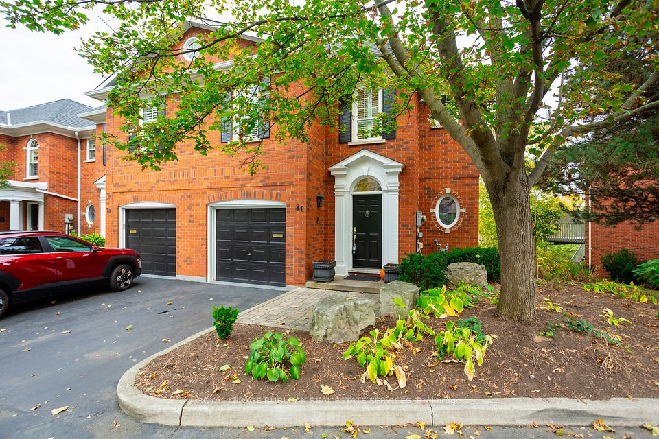 80 Fairwood Place W, Burlington, ON L7T 4B6 3