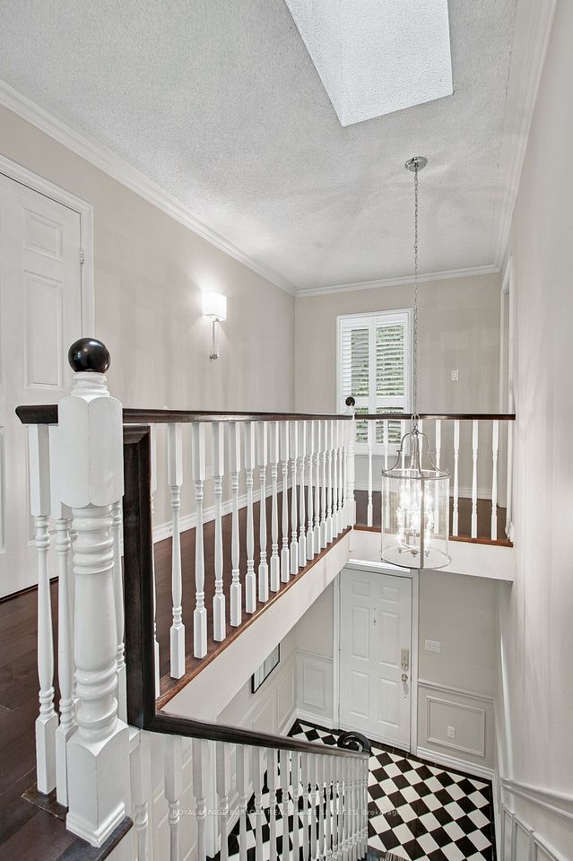 80 Fairwood Place W, Burlington, ON L7T 4B6 22