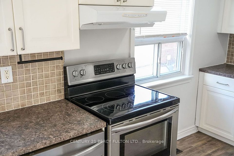 12 Silvercrest Avenue, Toronto, ON M8W 2S4 13