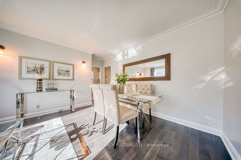 12 Silvercrest Avenue, Toronto, ON M8W 2S4 11
