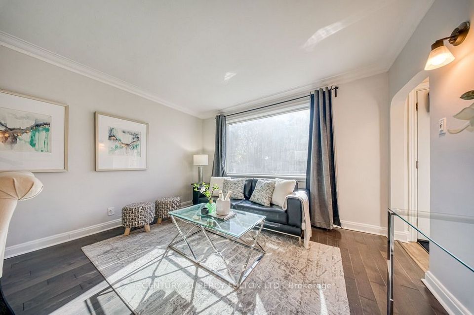 12 Silvercrest Avenue, Toronto, ON M8W 2S4 6