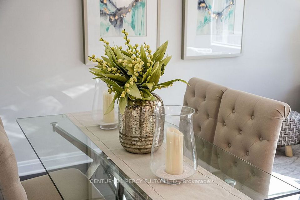 12 Silvercrest Avenue, Toronto, ON M8W 2S4 9