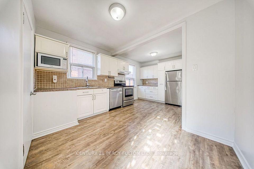 12 Silvercrest Avenue, Toronto, ON M8W 2S4 12