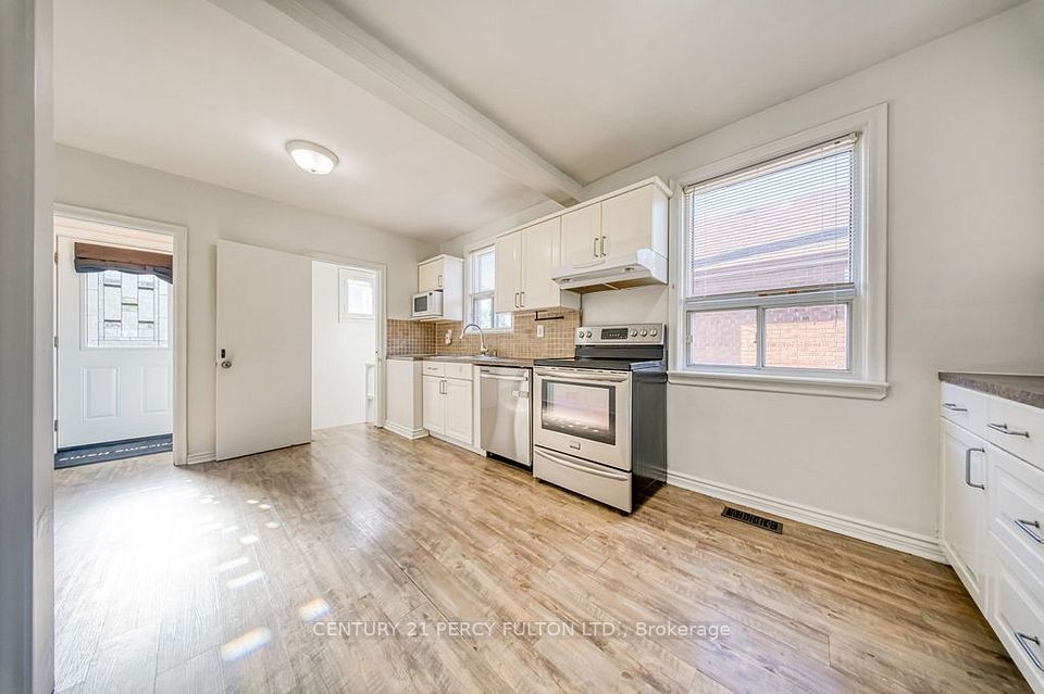 12 Silvercrest Avenue, Toronto, ON M8W 2S4 14