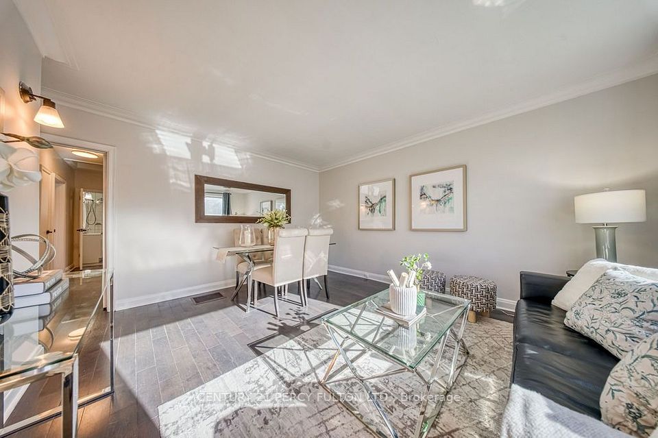 12 Silvercrest Avenue, Toronto, ON M8W 2S4 5
