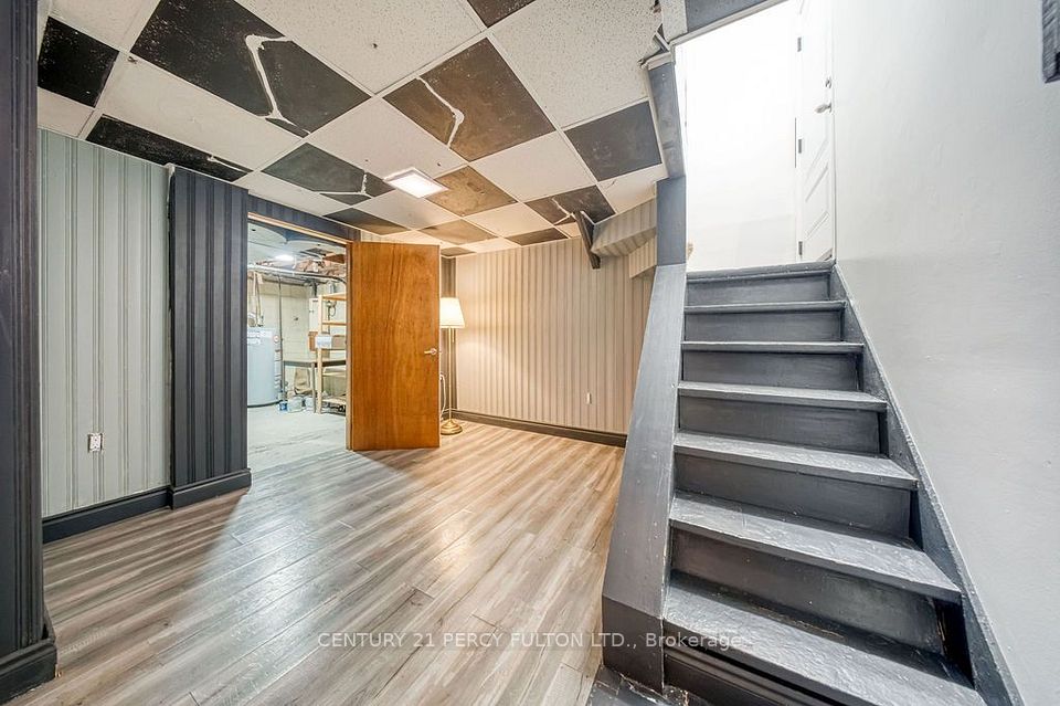 12 Silvercrest Avenue, Toronto, ON M8W 2S4 24