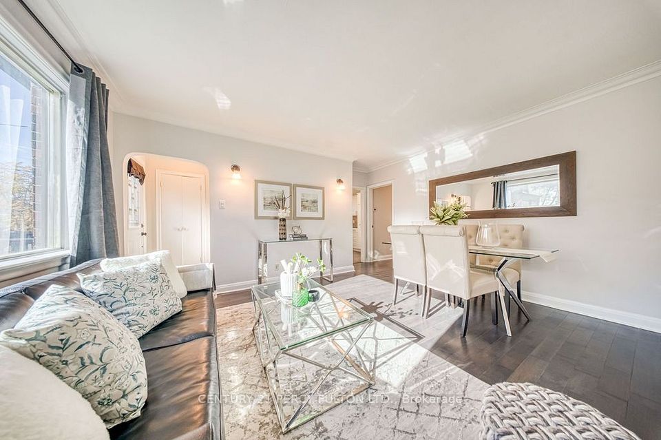 12 Silvercrest Avenue, Toronto, ON M8W 2S4 10