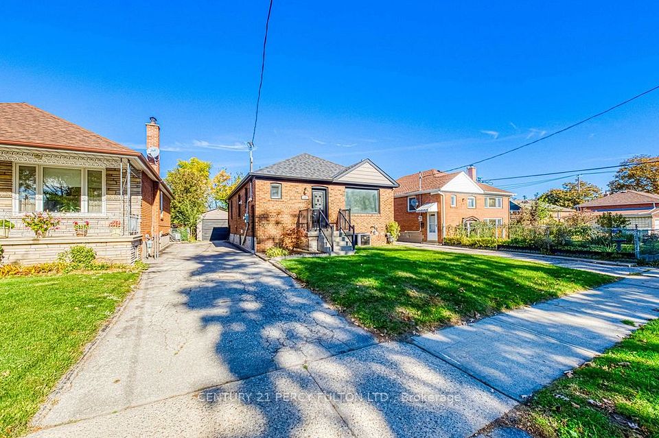 12 Silvercrest Avenue, Toronto, ON M8W 2S4 2