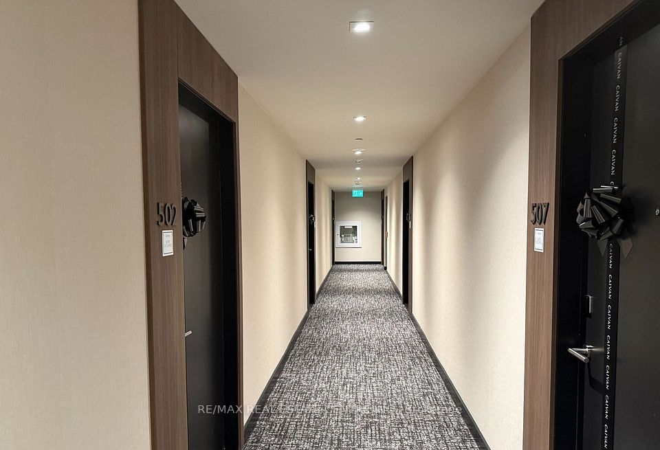 2501 Saw Whet Boulevard 505, Oakville, ON L6M 5N2 3