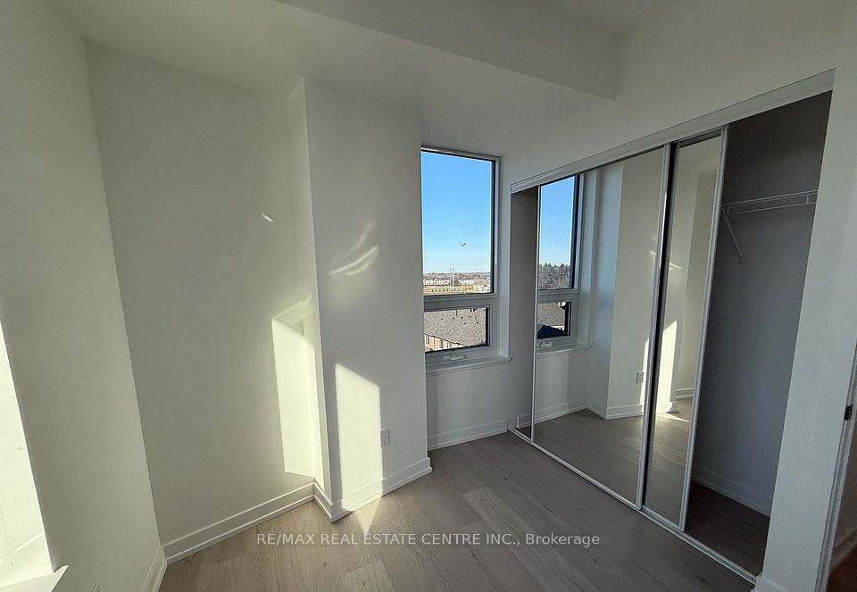 2501 Saw Whet Boulevard 505, Oakville, ON L6M 5N2 12