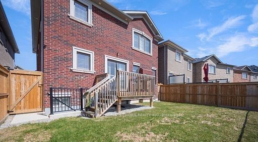12 Action Drive, Brampton, ON L7A 4X8 11