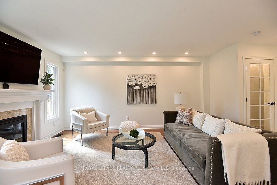 546 Sandcherry Drive, Burlington, ON L7T 4L6 13