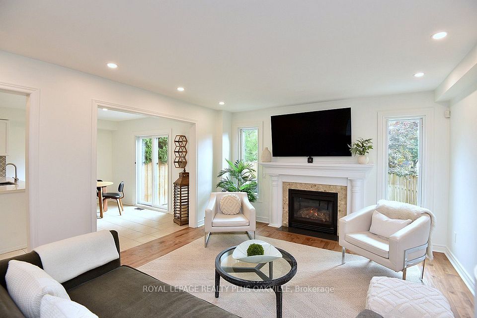 546 Sandcherry Drive, Burlington, ON L7T 4L6 11