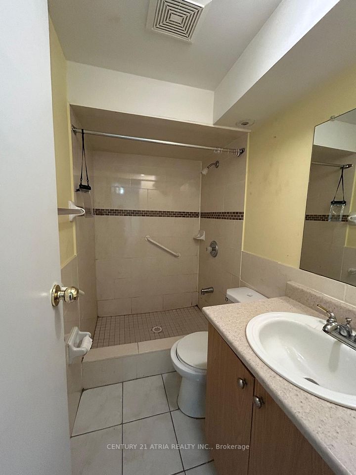 6 Lindridge Avenue, Brampton, ON L6S 3W9 14