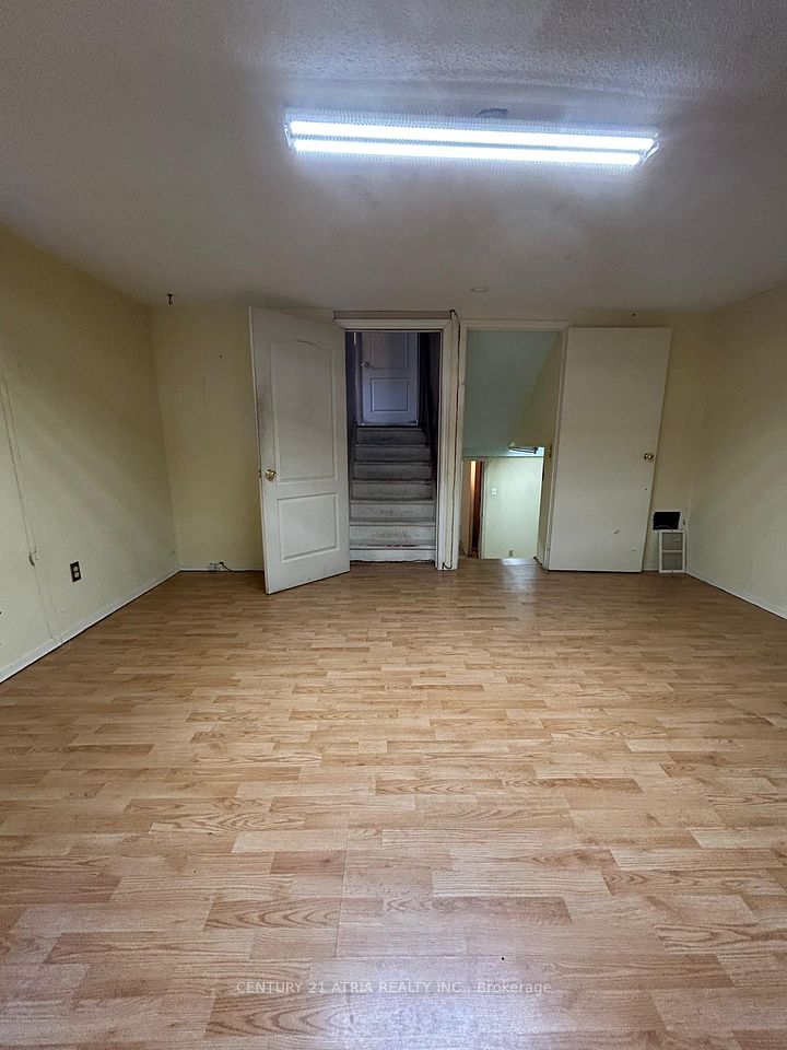 6 Lindridge Avenue, Brampton, ON L6S 3W9 15