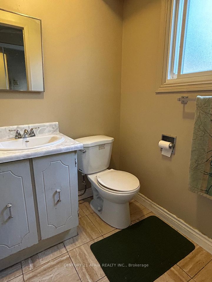6 Lindridge Avenue, Brampton, ON L6S 3W9 11