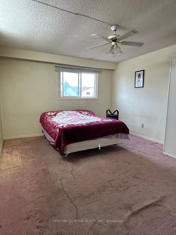 6 Lindridge Avenue, Brampton, ON L6S 3W9 8