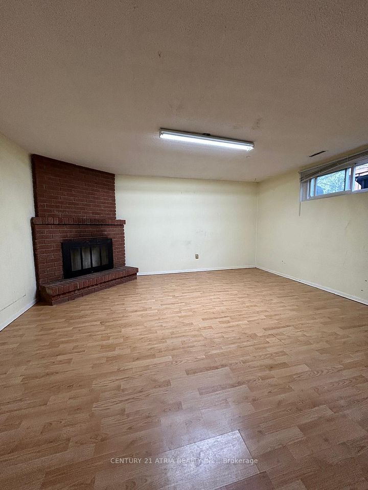 6 Lindridge Avenue, Brampton, ON L6S 3W9 13
