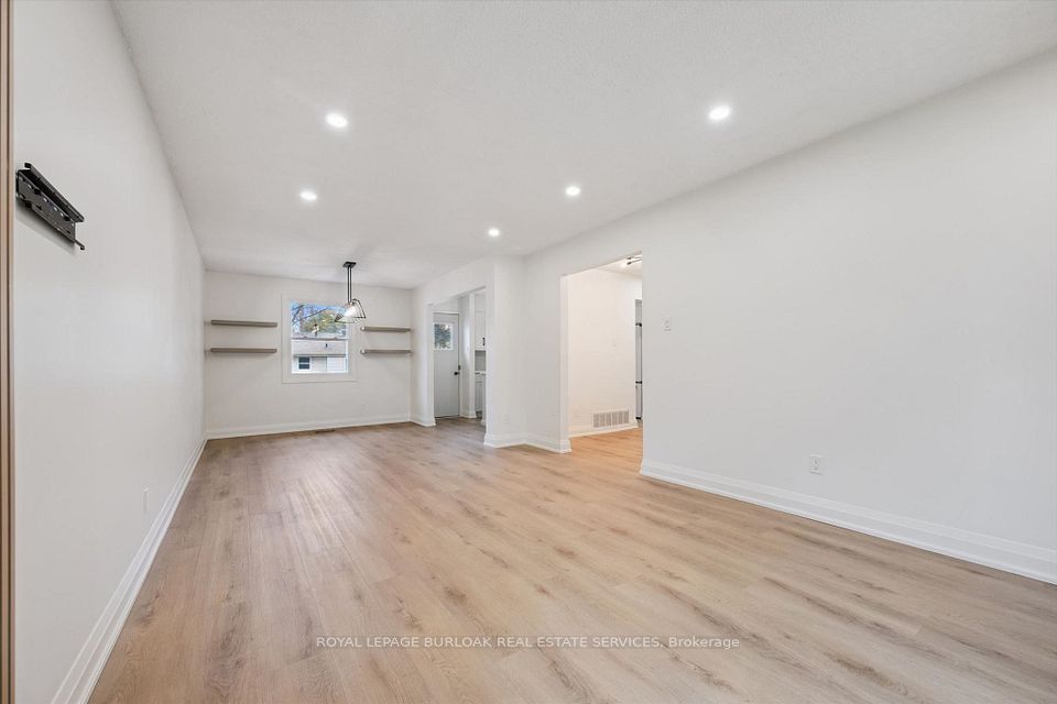 631 Guelph Line, Burlington, ON L7R 3M7 10