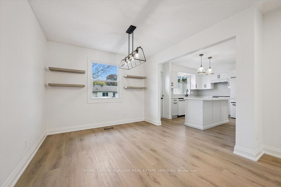 631 Guelph Line, Burlington, ON L7R 3M7 11
