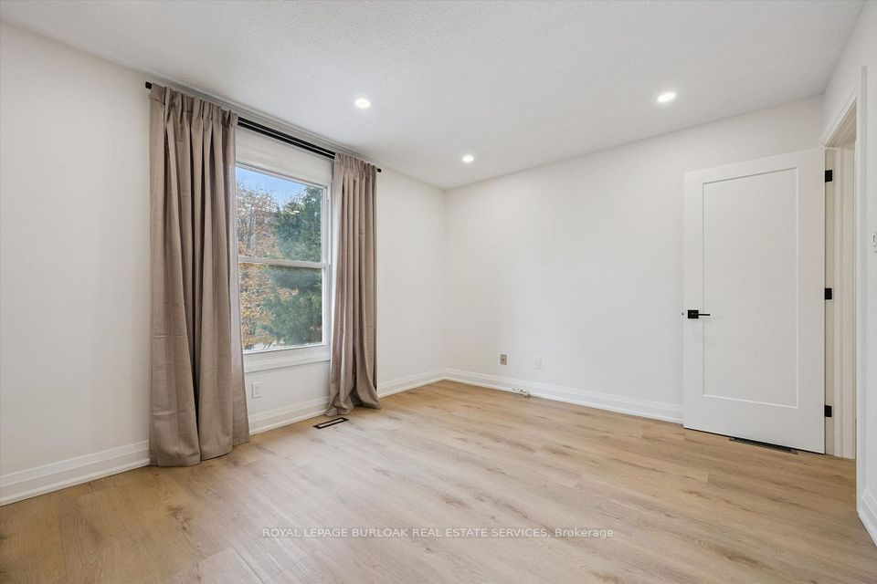 631 Guelph Line, Burlington, ON L7R 3M7 23
