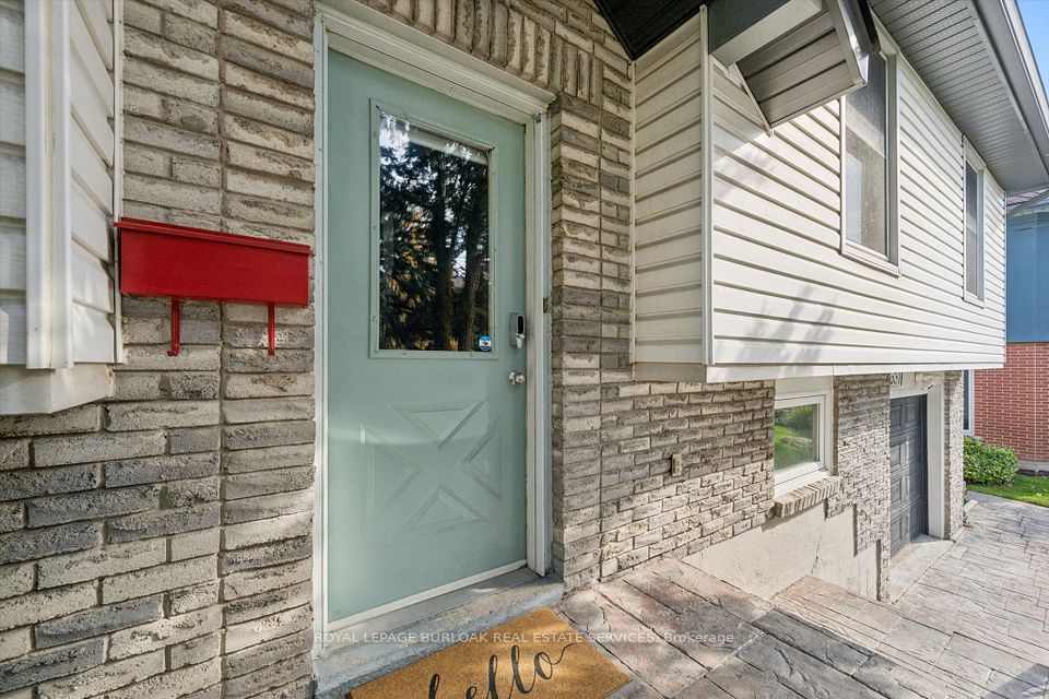 631 Guelph Line, Burlington, ON L7R 3M7 4