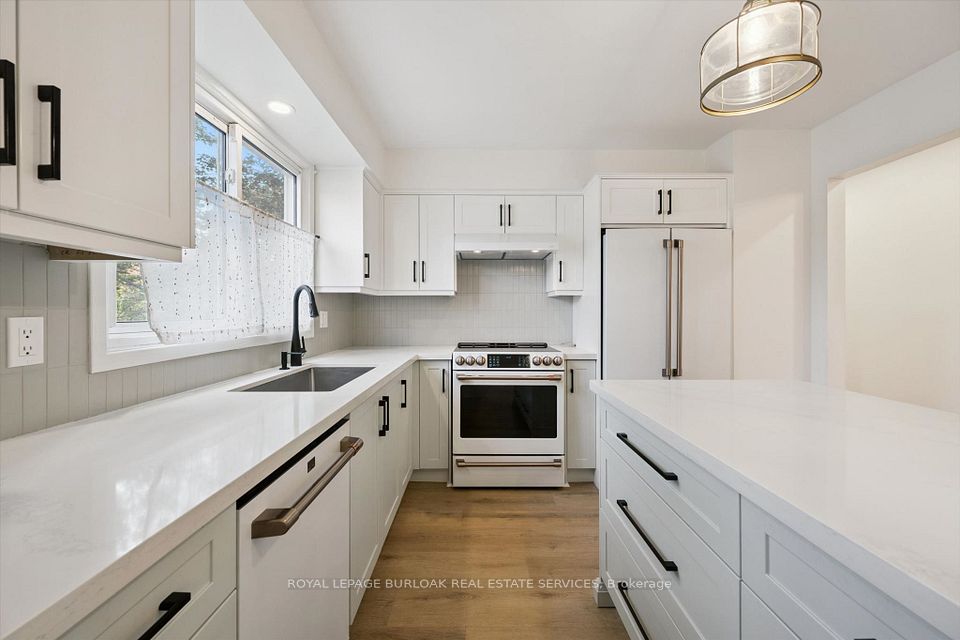 631 Guelph Line, Burlington, ON L7R 3M7 17
