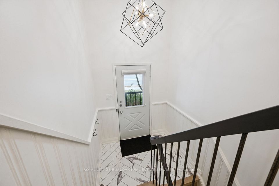631 Guelph Line, Burlington, ON L7R 3M7 5
