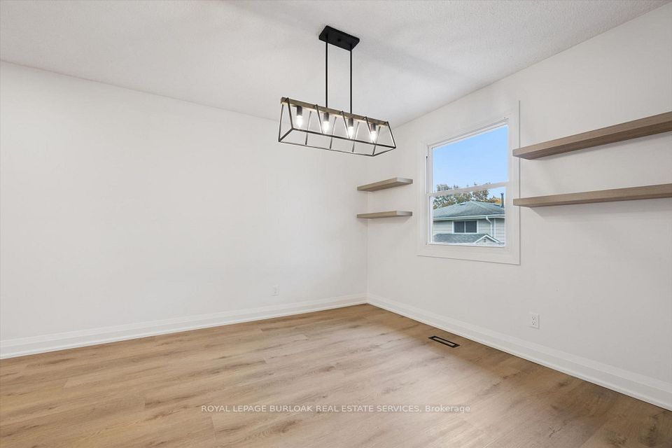 631 Guelph Line, Burlington, ON L7R 3M7 14