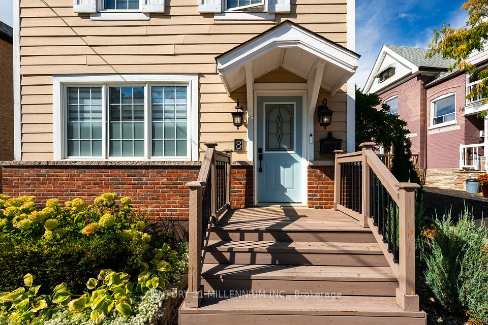 8 William Street, Brampton, ON L6V 1L2 3