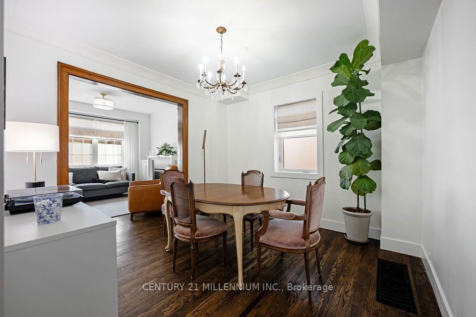 8 William Street, Brampton, ON L6V 1L2 9