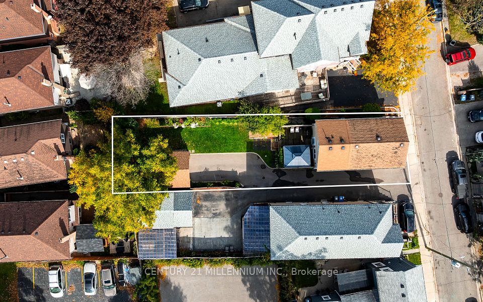 8 William Street, Brampton, ON L6V 1L2 2