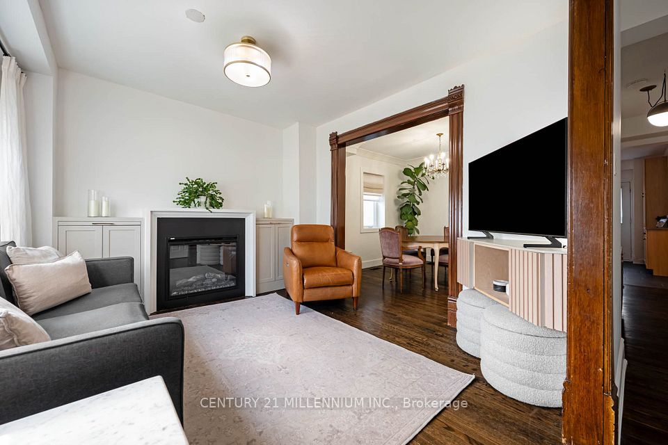 8 William Street, Brampton, ON L6V 1L2 7