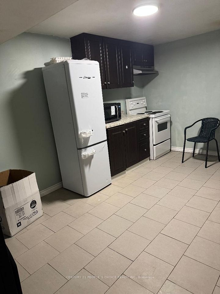 52 Judith Crescent, Brampton, ON L6S 3J4 4