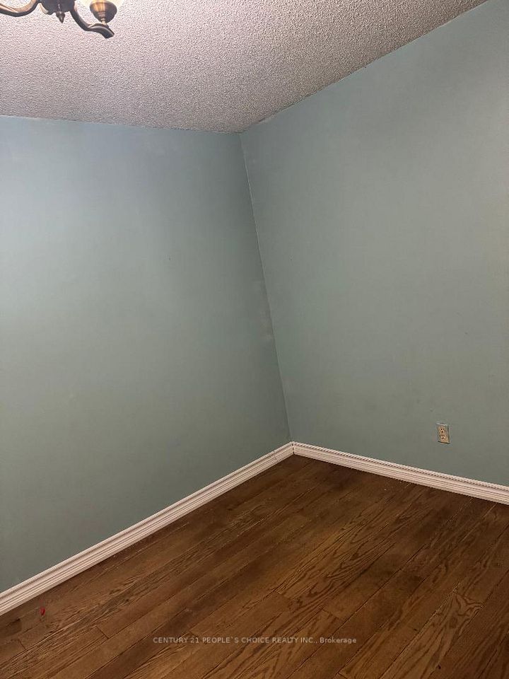 52 Judith Crescent, Brampton, ON L6S 3J4 2