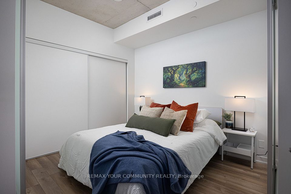 1808 St. Clair Avenue W 304, Toronto, ON M6N 0C1 18