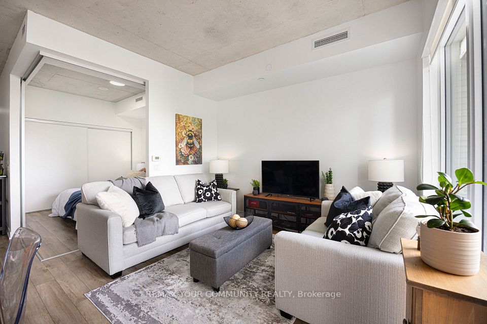 1808 St. Clair Avenue W 304, Toronto, ON M6N 0C1 8