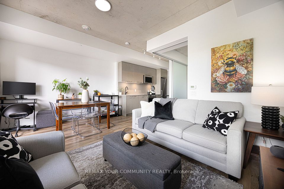 1808 St. Clair Avenue W 304, Toronto, ON M6N 0C1 10