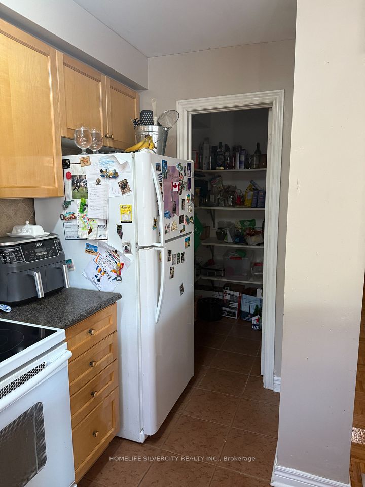 6 Eastview Gate, Brampton, ON L6P 1M6 5