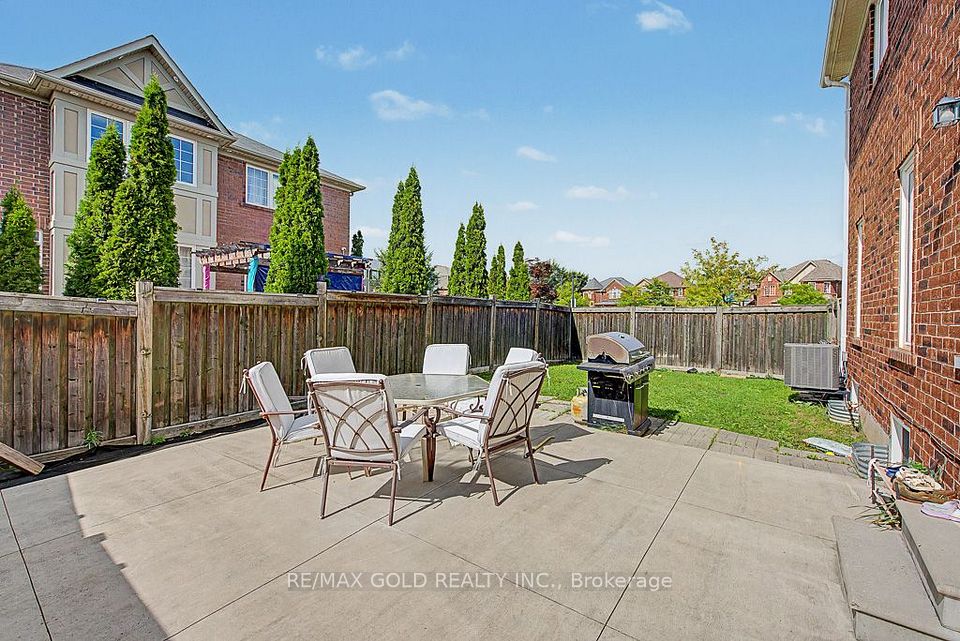 24 Haverty Trail, Brampton, ON L7A 0S2 7