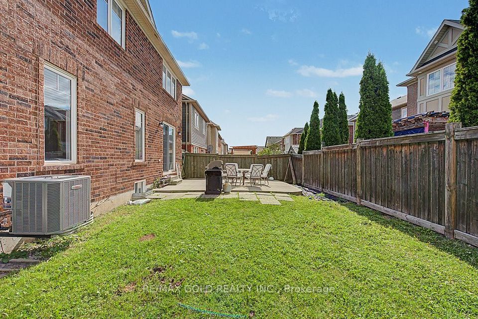 24 Haverty Trail, Brampton, ON L7A 0S2 6