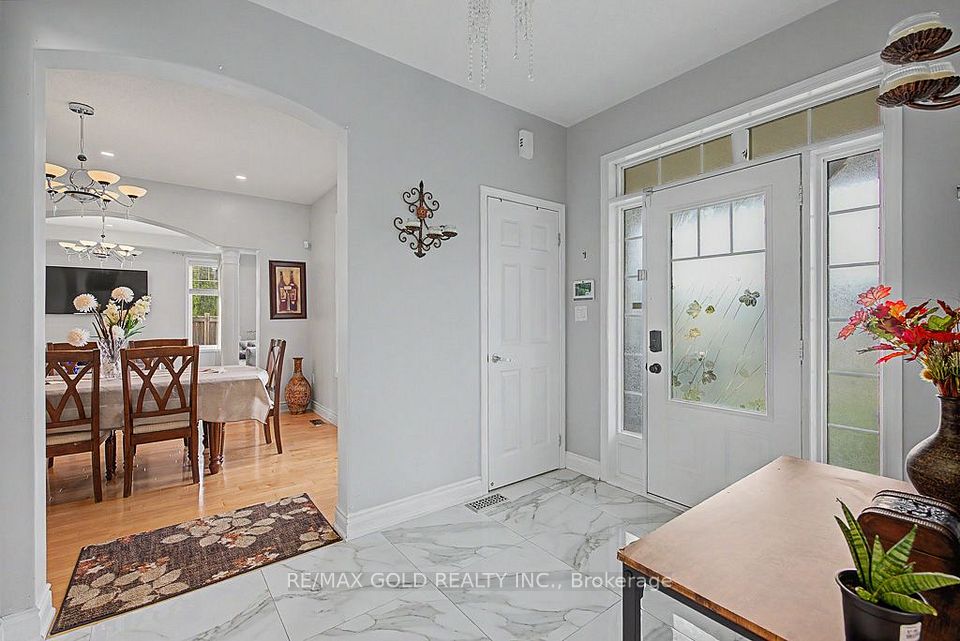 24 Haverty Trail, Brampton, ON L7A 0S2 9