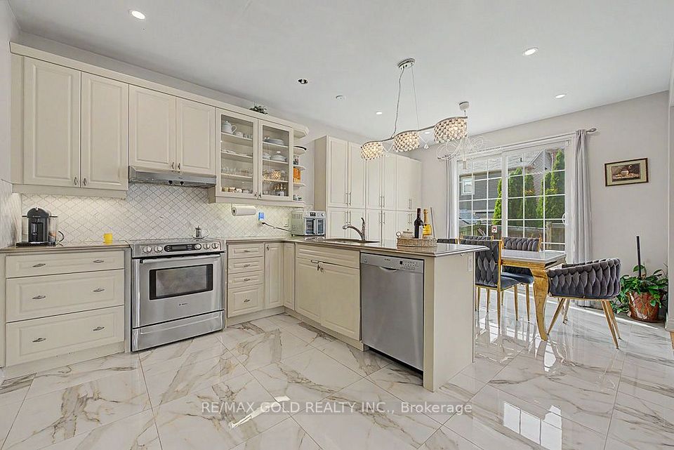 24 Haverty Trail, Brampton, ON L7A 0S2 17