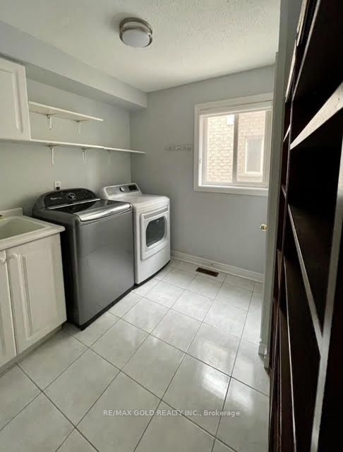25 Giza Crescent Upper, Brampton, ON L6R 2R2 12